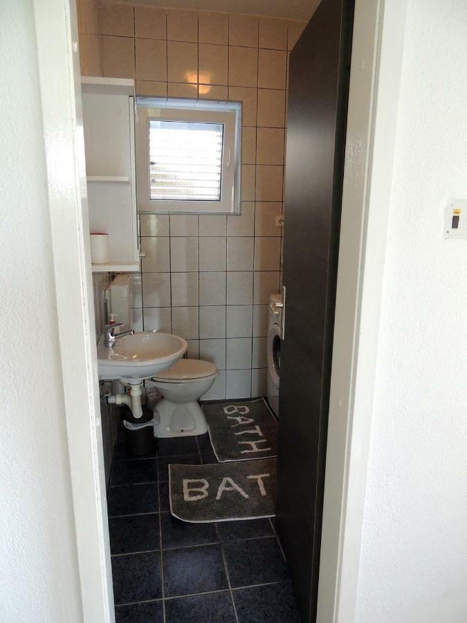 Apartman Tea Karlobag Exteriér fotografie