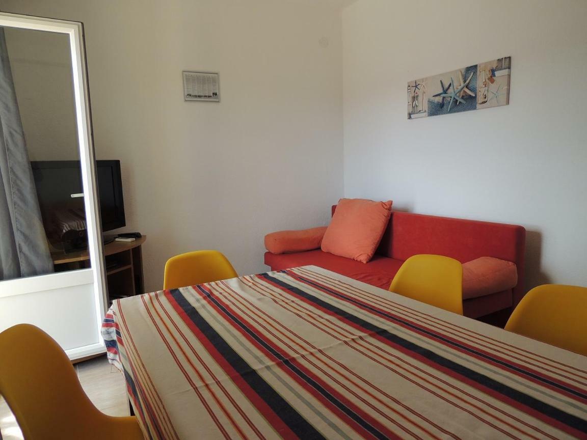 Apartman Tea Karlobag Exteriér fotografie