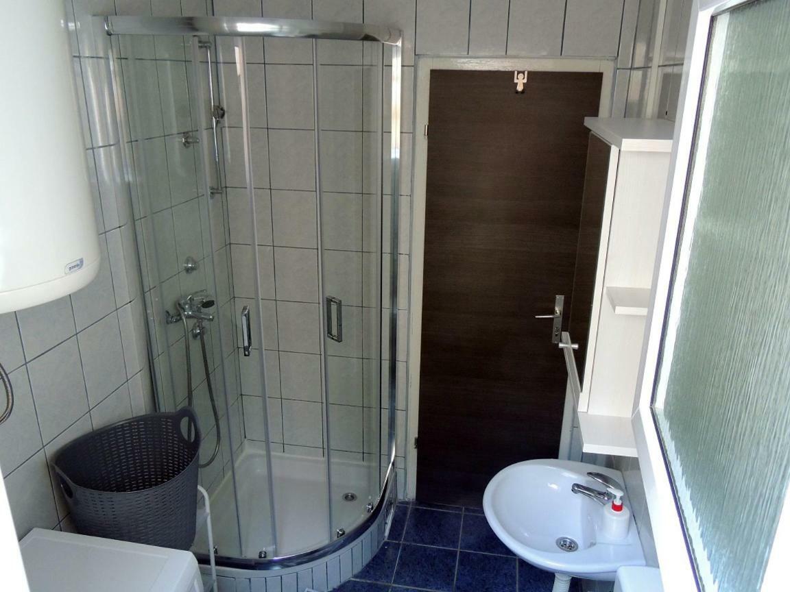 Apartman Tea Karlobag Exteriér fotografie